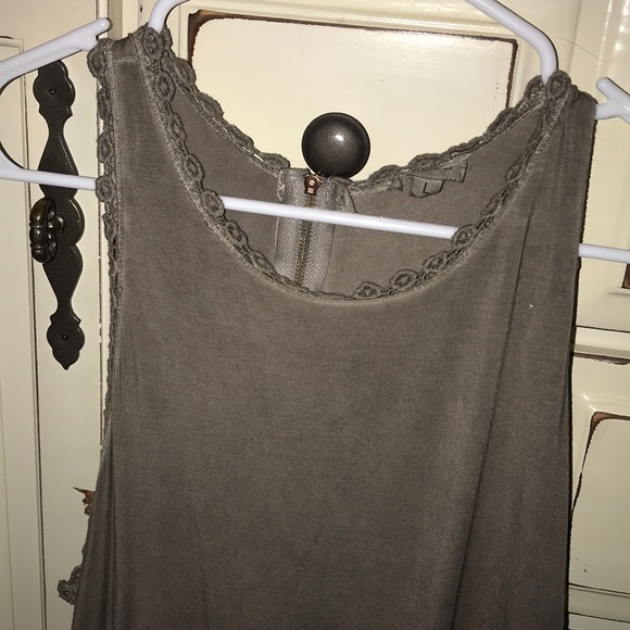 Flowy top - Picture 2 of 2